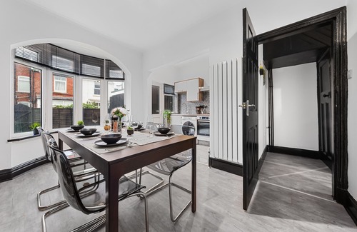 Blackpool House | Luxury by the Sea Blackpool's Finest Getaway for 8
