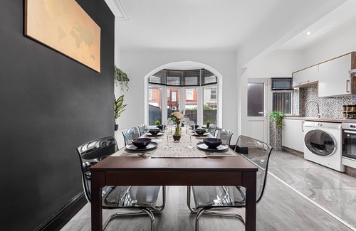 Blackpool House | Luxury by the Sea Blackpool's Finest Getaway for 8