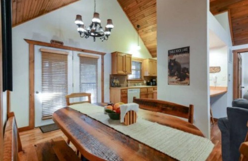 Branson West Cabin | Luxury Cabin in Stonebridge - Branson, Missouri