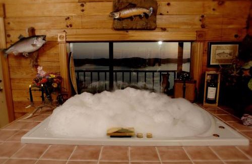 Eureka Springs House | Luxury Cabin Rentals with Panoramic Views near Eureka Springs, Arkansas