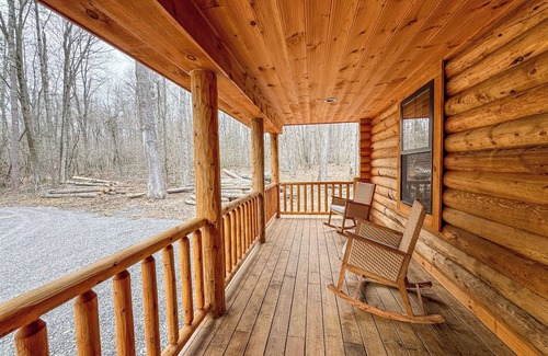 Oakland Cabin | Luxury Cabin with Hot Tub! You'll Love This New Construction!