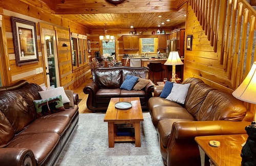 Boone Cabin | Luxury Cabin with Mountain Views, Fire pit, Hot tub and more !