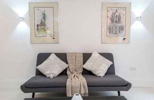 Coldharbour Apartment | Luxury Camberwell Flat - Close to Kings College Hospital