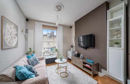 Camden Town Apartment | Luxury Camden Town 1 bedroom apartment Near Tube Market