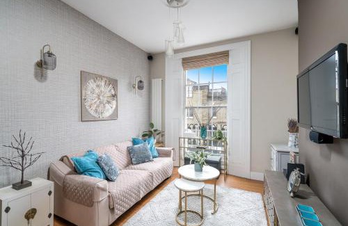 Camden Town Apartment | Luxury Camden Town 1 bedroom apartment Near Tube Market