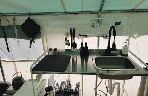 Squires House | Luxury Camp w/TV, Wi-Fi & Bunkbeds!