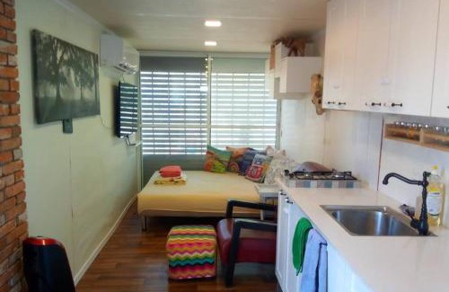Bruchim Qela' Alon House | Luxury caravan truck in the Golan Heights