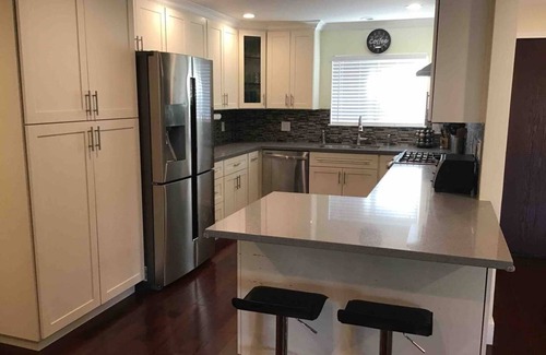 Campbell House | Luxury Carbon Neutral 4-Suite Home w/Pool, Laundry