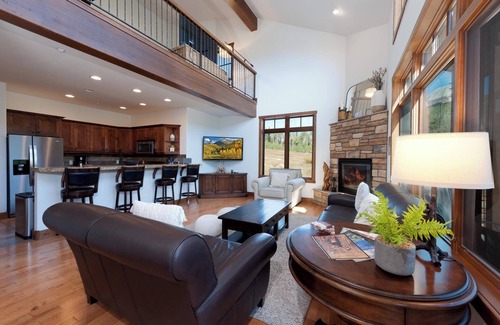 Purgatory House | Luxury Cascade Village Townhome/Amazing Views/2 mi to Purg