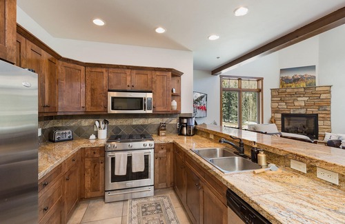 Purgatory House | Luxury Cascade Village Townhome/Amazing Views/2 mi to Purg