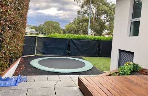 Stirling House | Luxury Central Canberra Home For Families/Work