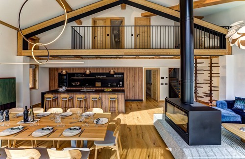 Chamonix-Mont-Blanc Ski Chalet | Luxury Chalet with Panoramic View, Hot Tub & Sauna