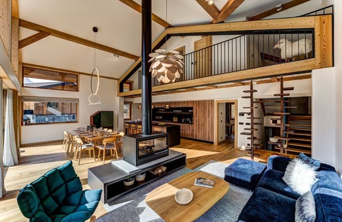 Chamonix-Mont-Blanc Ski Chalet | Luxury Chalet with Panoramic View, Hot Tub & Sauna
