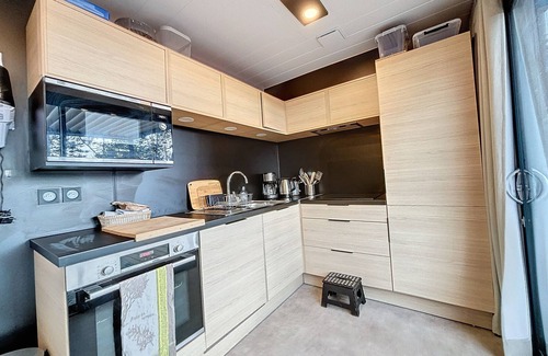 Jullouville Ski Chalet | Luxury Chalet - 4 Guests - Heated Pool - Close to Beach & Shops - Free WiFi