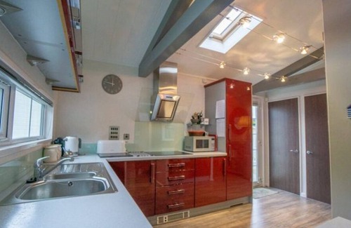 Mynytho Ski Chalet | Luxury chalet at the Warren, Abersoch