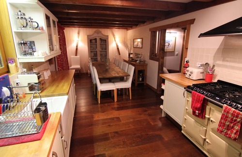 Les Gets Ski Chalet | Luxury chalet for 12/14 guests, stunningly located above the village of Les Get
