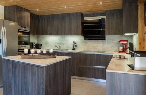 Chatel Ski Chalet | Luxury chalet for 12 people - close to slopes and centre