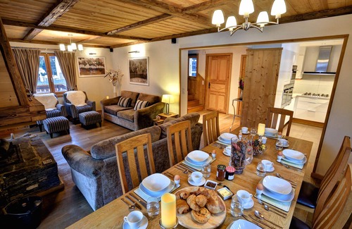 Chamonix-Mont-Blanc Ski Chalet | Luxury chalet in Chamonix town, all en-suite, log fire, hot tub