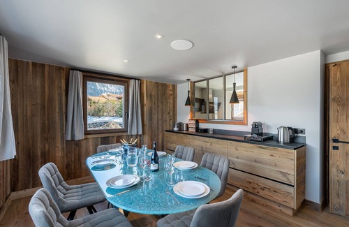 Le Praz Ski Chalet | Luxury Chalet in Courchevel with Pool & Leisure Area, Sleeps 8