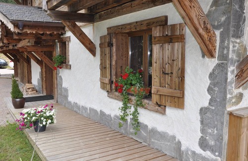Morzine Ski Chalet | LUXURY CHALET IN MORZINE WITH POOL