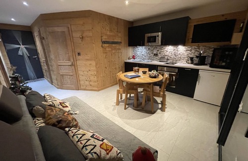 Anould Ski Chalet | Luxury Chalet l'écureuil with private spa at Nature Cottage Vosges