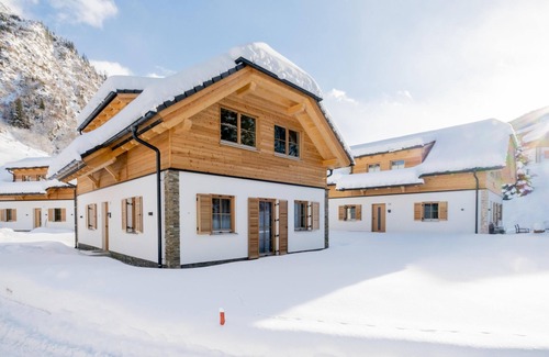 Donnersbachwald Ski Chalet | Luxury chalet with sauna on small park