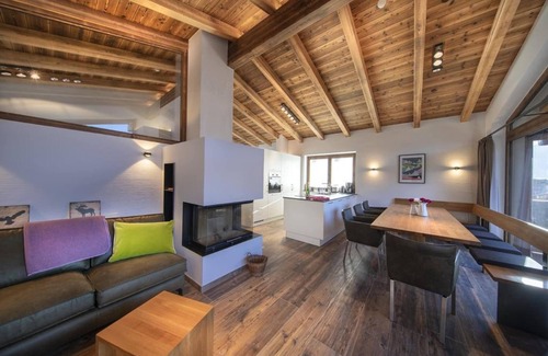 Schonbach Ski Chalet | Luxury Chalet with Ski Access