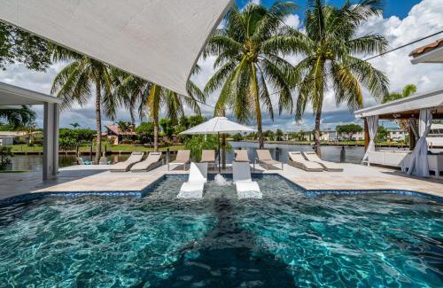 Imperial Point Villa | Luxury Channel Villa, Boat Dock and Private Pool, 5BR