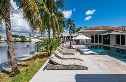 Imperial Point Villa | Luxury Channel Villa, Boat Dock and Private Pool, 5BR