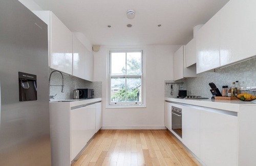 Redcliffe Apartment | Luxury Chelsea Apartment