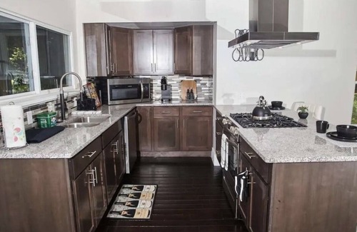 Covington House | Luxury Cincinnati City View Home