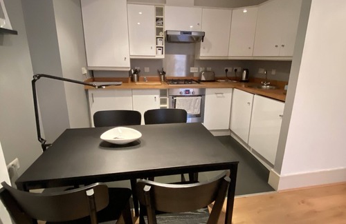 Whitechapel Apartment | Luxury City Apartment (at a Jack the Ripper location)