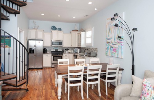 Atlantic Beach House | Luxury Clean House Sleeps 7, Steps from Ocean, Atlantic Beach, Pool, Restaurants