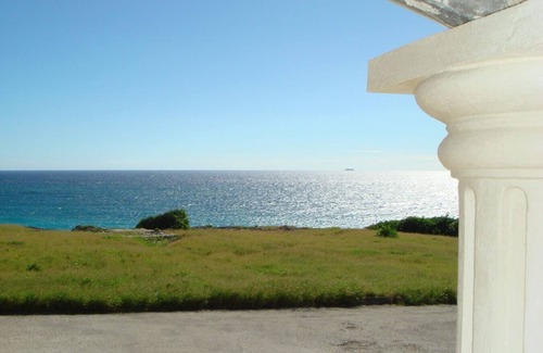 Ocean City Apartment | Luxury cliff apartment with pool and sea views.