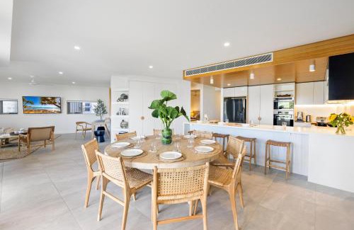Alexandra Headland Apartment | Luxury Coastal Living - Beach Life