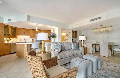 Longboat Key Condo | Luxury Coastal Escape in Longboat Key, Florida-Beachfront Condo for Rent!