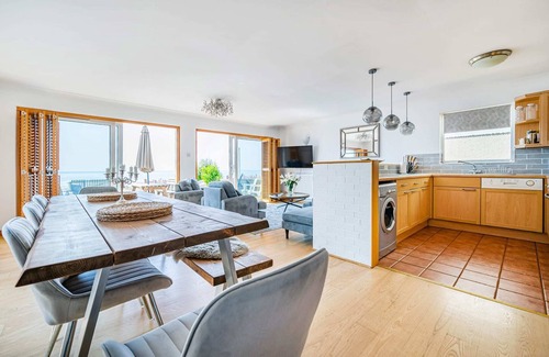 Pevensey Villa | Luxury Coastal Escape with Unmatched Views & Family Ready.
