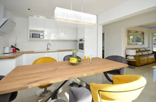 Trogir Apartment | Luxury & comfortable/private hot tub/amazing view!
