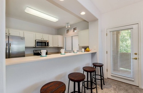 Chandler Condo | Luxury Condo! 2 Master Suites! Close to Everything