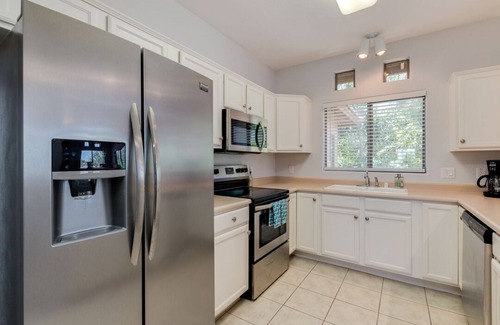 Chandler Condo | Luxury Condo! 2 Master Suites! Close to Everything