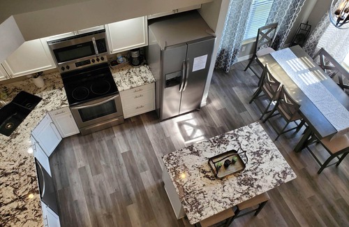 Table Rock Condo | Luxury Condo, 2 pools, hot tub, near Table Rock lake and attractions