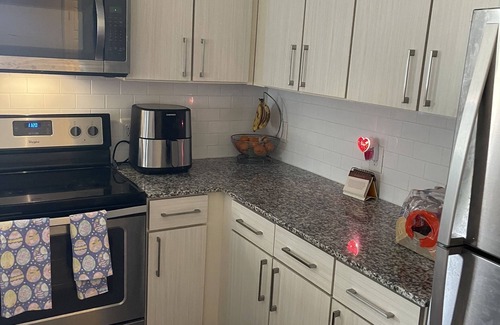 Fairburn Condo | Luxury condo 2bedroom/2full baths . 15 minutes from Atlanta airport. Fast food