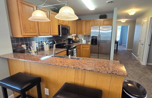 Sevierville Condo | Luxury Condo! 4 Miles To Dollywood, Easy Walk To Shops & Restaurants