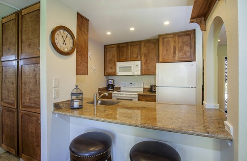 Kihei Condo | Luxury Condo- Across The Street From The Beach! Free WIFI