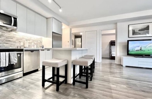 Big Bay Point Condo | Luxury Condo at Friday Harbour Resort