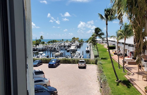 Monroe County Condo | Luxury Condo at Ocean Front Kawama Tower Complex