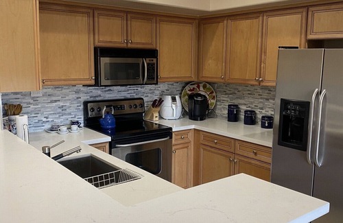 Desert View Village Condo | Luxury Condo Desert Ridge Area. 15 min to Phx Open Golf. 25 min to Super Bowl.