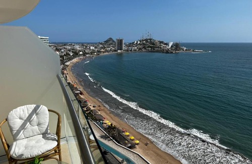 Mazatlan Apartment | Luxury condo en Malecón, Alberca Infinity & Jacuzzi
