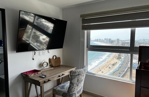 Mazatlan Apartment | Luxury condo en Malecón, Alberca Infinity & Jacuzzi