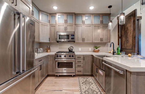 Park City Condo | Luxury Condo in Central Location, Chef's kitchen + Community Amenities!